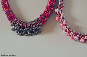 sarene-perle-roze-ogrlice