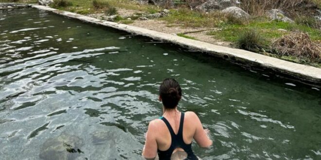 Februarsko kupanje u Dag banjici – Na izvoru lekovite vode i prirodne harmonije