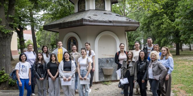 Mladi iz Kikinde i volonteri kompanije Grundfos mapirali javne česme radi jačanja otpornosti zajednice na klimatske promene