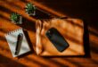 iPhone u ženskoj torbi: kako sprečiti ogrebotine, štetu od vlage i sitna oštećenja